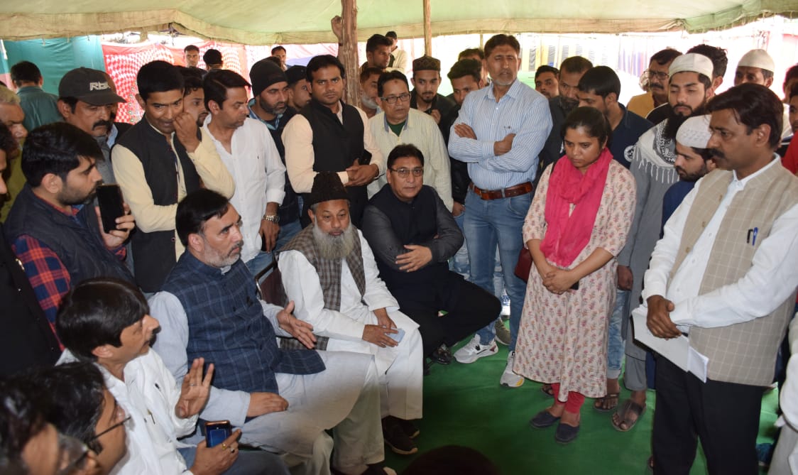 Gopal Rai visits relief camp at Mustafabad, Delhi Government sets up help desks in the affected areas