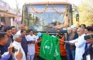 मंत्री कैलाश गहलोत ने रूट नंबर 928 पर बस को हरी झंडी दिखाकर रवाना किया
