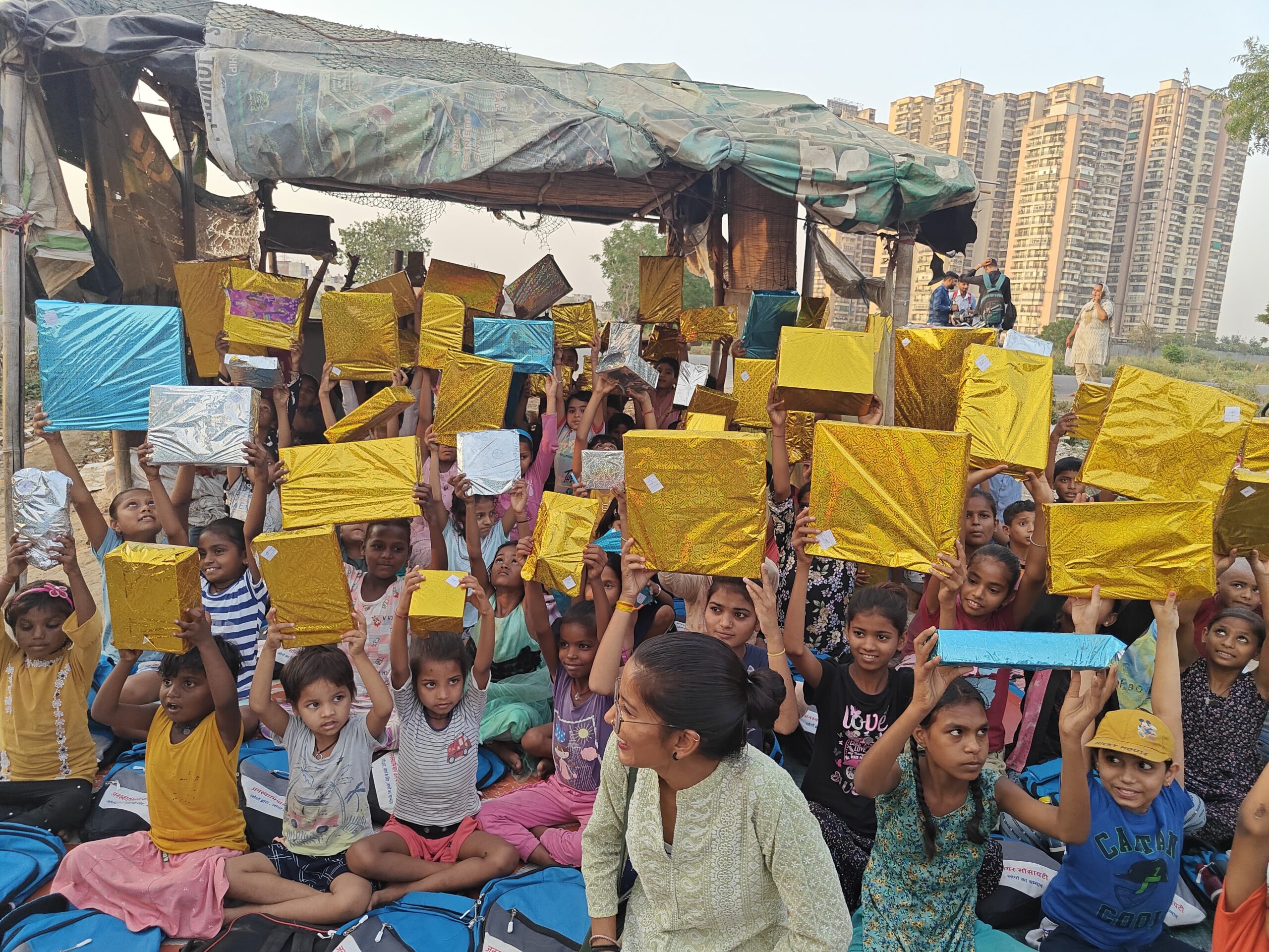 सामाजिक संस्था इंस्पायरिंग ह्यूमन फाउंडेशन ट्रस्ट द्वारा आयोजित सामान्य ज्ञान प्रतियोगिता में उत्तीर्ण बच्चो को किया पुरुष्कृत